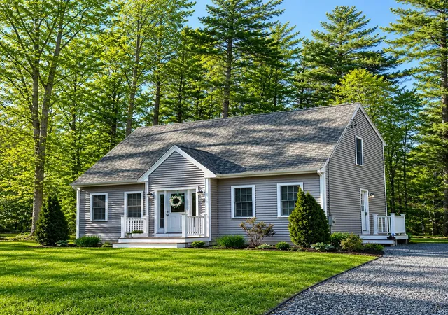 1st image of 10 Race Ln, Sandwich, MA 02563 | MLS# 22602104