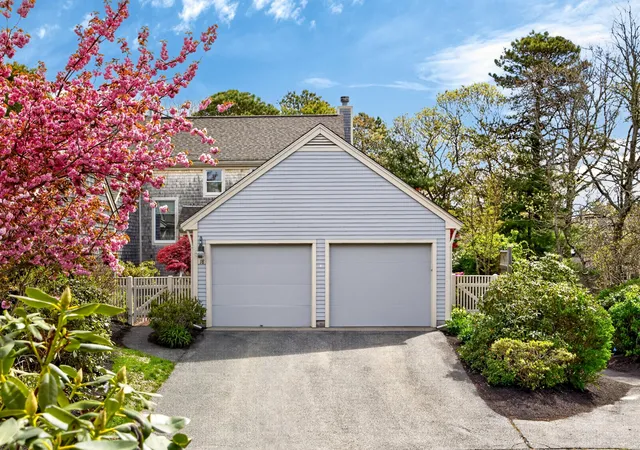 Homes for sale in Yarmouth Port, MA | 18 Boxwood Circle Circle #UNIT 18, Yarmouth Port, MA 02675 | MLS# 22602112