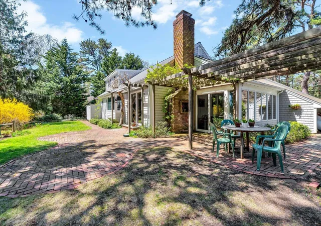 1st image of 20 Bantry Ln, Brewster, MA 02631 | MLS# 22602223