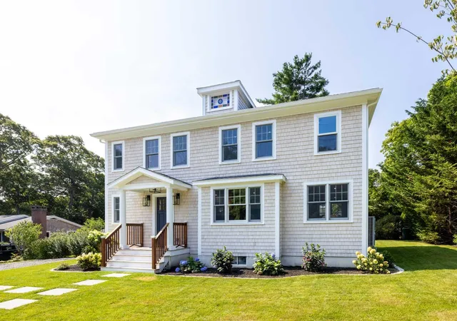 2nd image of 5 Pine Tree Ln, Vineyard Haven, MA 02568 | MLS# 22603526