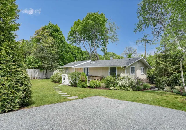 2nd image of 3 Kims Wy, Oak Bluffs, MA 02557 | MLS# 22602448