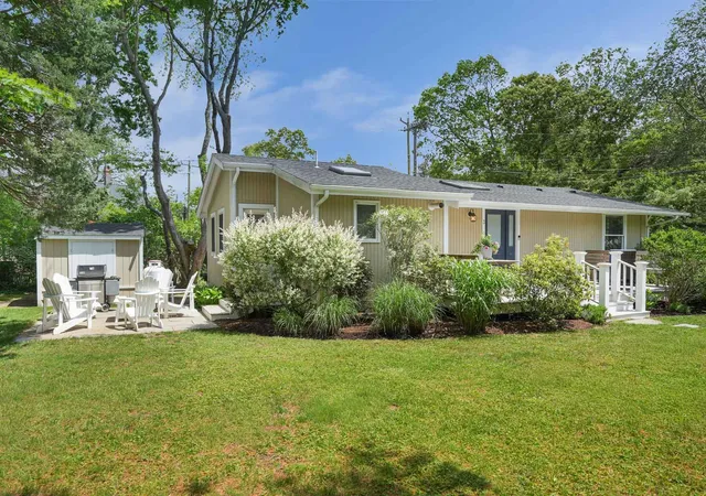 3rd image of 3 Kims Wy, Oak Bluffs, MA 02557 | MLS# 22602448