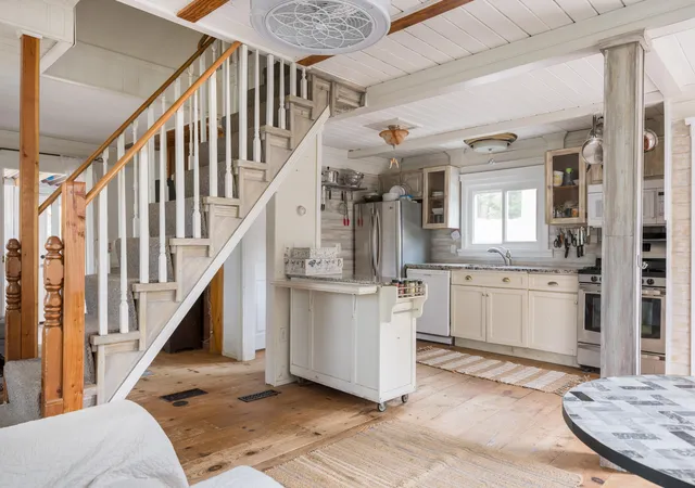 1st image of 792 Mill St, Marion, MA 02738 | MLS# 22602190