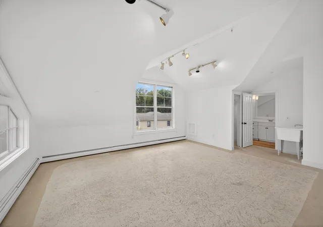 2nd image of 34 Conwell St, Provincetown, MA 02657