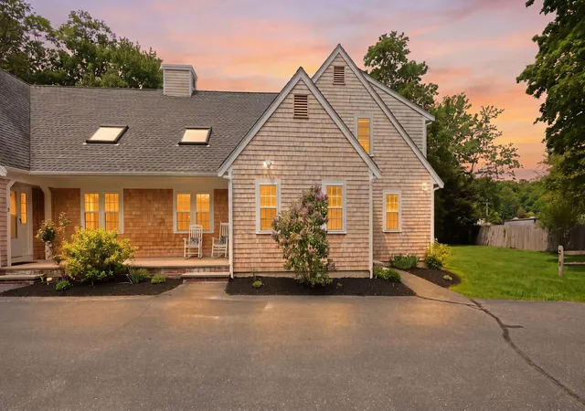 Homes for sale in Falmouth, MA | 176 Palmer Ave #APT 2, Falmouth, MA 02540 | MLS# 22602218