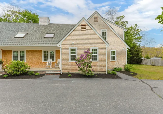Homes for sale in Falmouth, MA | 176 Palmer Ave #APT 2, Falmouth, MA 02540 | MLS# 22602218