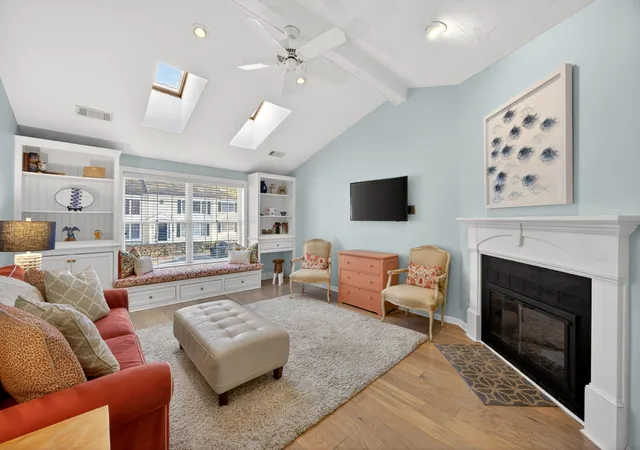 3rd image of 727 Main St #UNIT F3, Osterville, MA 02655 | MLS# 22602373
