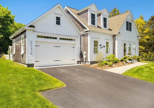 4th image of 13 Academy Hill Ln, South Dennis, MA 02660 | MLS# 22602318