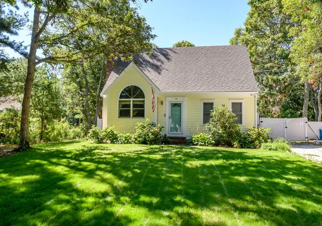 Photo 3 of Sale Pending at 191 James Cir, Mashpee, MA 02649 | MLS# 22602358 | Listing updated on 2026-10-26