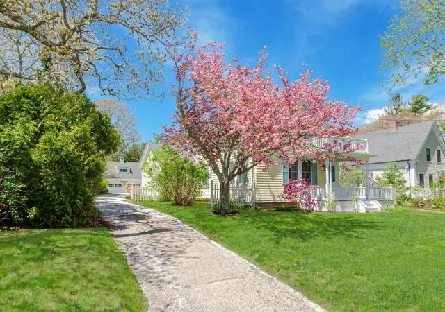 2nd image of 1089 Main St, Cotuit, MA 02635 | MLS# 22602402