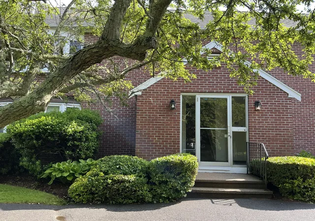 Homes for sale in Hyannis, MA | 775 W Main St #APT 1, Hyannis, MA 02601 | MLS# 22603094