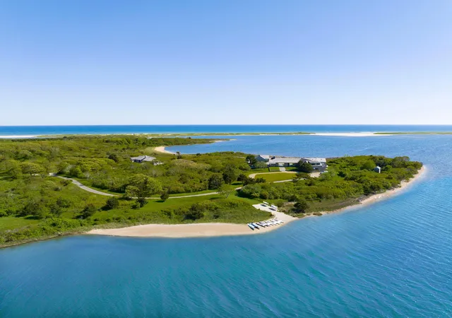 4th image of 15 Forever Wild Wy, Edgartown, MA 02539 | MLS# 22602611