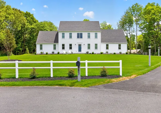 3rd image of 4 Gimme Cir, Mashpee, MA 02649 | MLS# 22602621