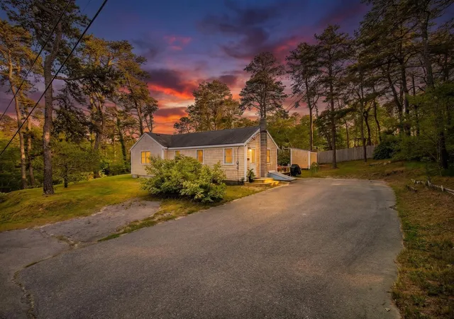 Homes for sale in Wellfleet, MA | 15 Barker St, Wellfleet, MA 02667 | MLS# 22602512