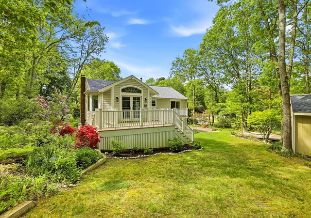4th image of 17 Briggs Ave, Buzzards Bay, MA 02532 | MLS# 22602598