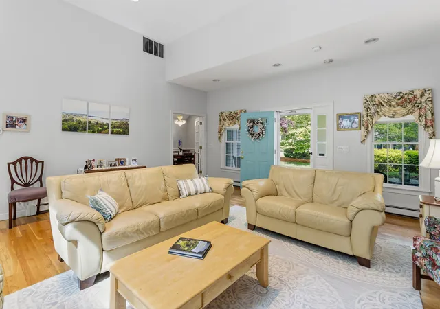 4th image of 103 Falling Leaf Ln, Osterville, MA 02655 | MLS# 22602580