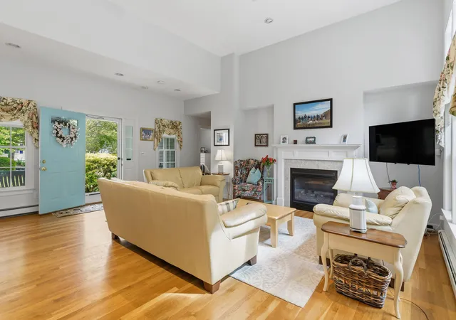5th image of 103 Falling Leaf Ln, Osterville, MA 02655 | MLS# 22602580