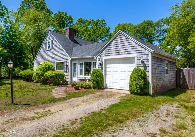 Homes for sale in Centerville, MA | 3 Yacht Club Rd, Centerville, MA 02632 | MLS# 22602821