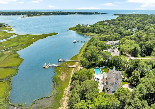 2nd image of 25 Oyster Wy, Osterville, MA 02655 | MLS# 22603271