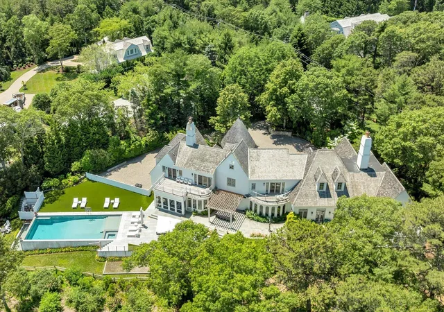 3rd image of 25 Oyster Wy, Osterville, MA 02655 | MLS# 22603271