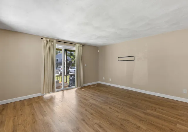 Homes for sale in Mashpee, MA | 70 Cape Dr #APT 8B, Mashpee, MA 02649 | MLS# 22602713