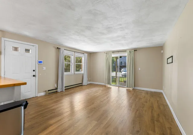 Homes for sale in Mashpee, MA | 70 Cape Dr #APT 8B, Mashpee, MA 02649 | MLS# 22602713
