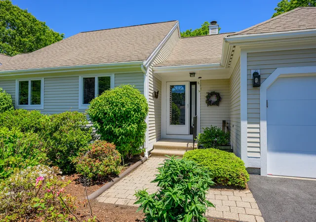 Homes for sale in Mashpee, MA | 1 Sandview Ter #UNIT 1, Mashpee, MA 02649 | MLS# 22602722