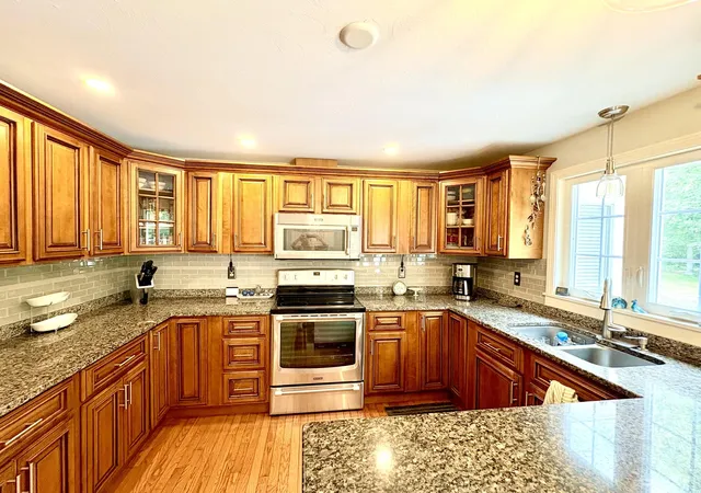 5th image of 81 Redberry Ln, Marstons Mills, MA 02648 | MLS# 22602724