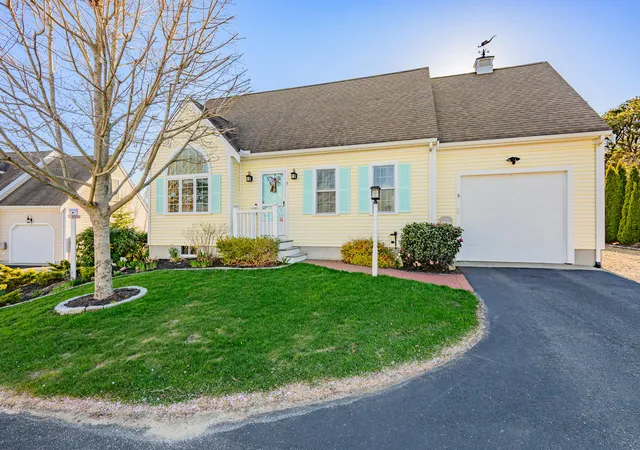 Homes for sale in Dennis Port, MA | 549 Center St #APT 5, Dennis Port, MA 02639 | MLS# 22602725