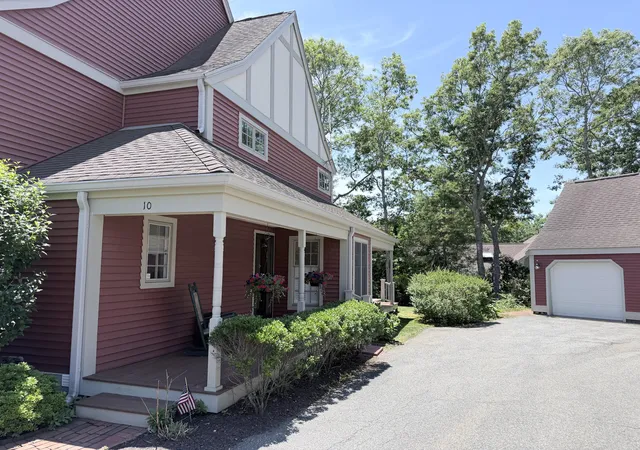 Homes for sale in Mashpee, MA | 10 Village Green Cir #UNIT 10, Mashpee, MA 02649 | MLS# 22603138