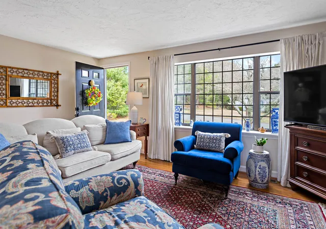 2nd image of 7 Bonnie Briar Rd, Osterville, MA 02655 | MLS# 22602754