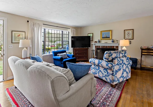 3rd image of 7 Bonnie Briar Rd, Osterville, MA 02655 | MLS# 22602754