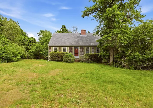 3rd image of 93 Robbins Cir, Dennis, MA 02638 | MLS# 22602858