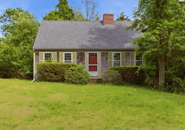 4th image of 93 Robbins Cir, Dennis, MA 02638 | MLS# 22602858