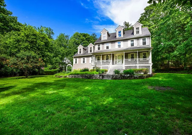 Homes for sale in Milford, MA | 48 Mill Pond Cir, Milford, MA 01757 | MLS# 22602777