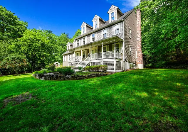 Homes for sale in Milford, MA | 48 Mill Pond Cir, Milford, MA 01757 | MLS# 22602777
