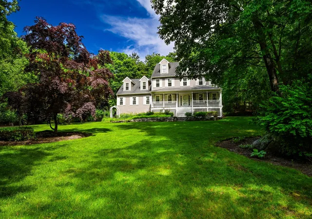 Homes for sale in Milford, MA | 48 Mill Pond Cir, Milford, MA 01757 | MLS# 22602777