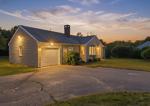 Homes for sale in Centerville, MA | 1115 Shootflying Hill Rd, Centerville, MA 02632 | MLS# 22602869