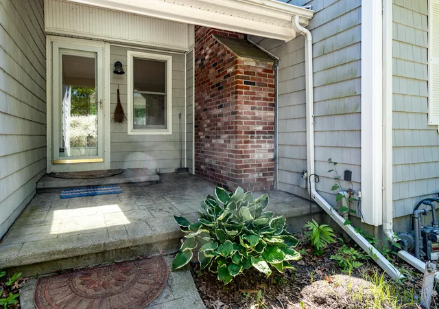 5th image of 1529 Race Ln, Marstons Mills, MA 02648 | MLS# 22602784