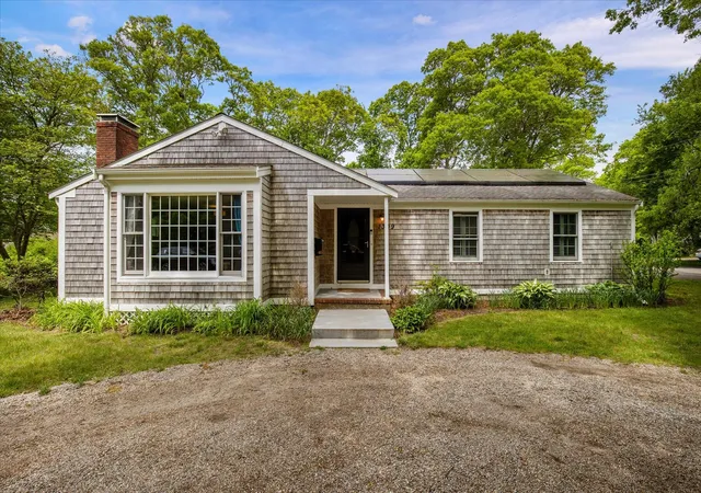 Homes for sale in Centerville, MA | 1309 Shootflying Hill Rd, Centerville, MA 02632 | MLS# 22602776