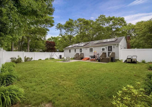 Homes for sale in Centerville, MA | 1309 Shootflying Hill Rd, Centerville, MA 02632 | MLS# 22602776