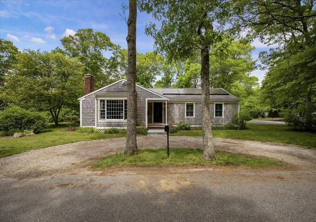 Homes for sale in Centerville, MA | 1309 Shootflying Hill Rd, Centerville, MA 02632 | MLS# 22602776