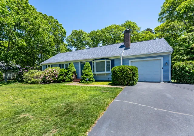 Homes for sale in Hyannis, MA | 18 Goat Field Ln, Hyannis, MA 02601 | MLS# 22602793