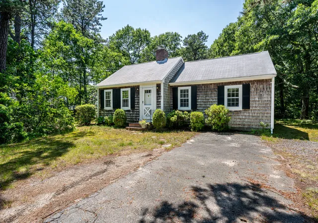 2nd image of 85 South St, South Yarmouth, MA 02664 | MLS# 22603347