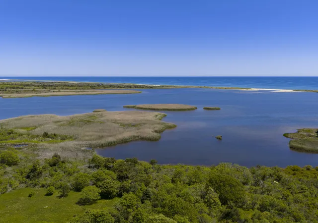 2nd image of 8 Snail Rd, Chilmark, MA 02535 | MLS# 22602961