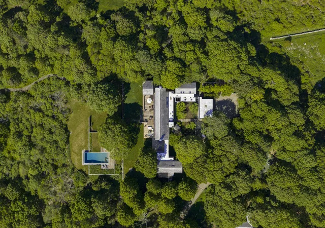 3rd image of 8 Snail Rd, Chilmark, MA 02535 | MLS# 22602961
