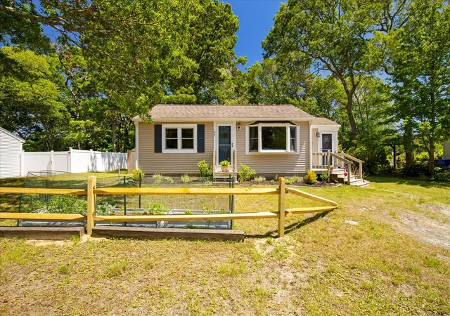 Homes for sale in Pocasset, MA | 64 Handy Rd, Pocasset, MA 02559 | MLS# 22602854