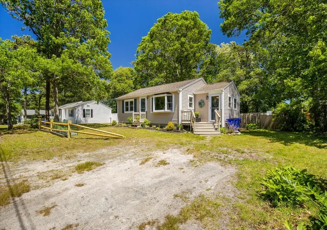 Homes for sale in Pocasset, MA | 64 Handy Rd, Pocasset, MA 02559 | MLS# 22602854