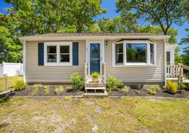 Homes for sale in Pocasset, MA | 64 Handy Rd, Pocasset, MA 02559 | MLS# 22602854
