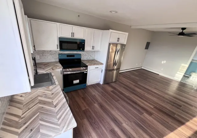 Homes for sale in Fall River, MA | 131 Stewart St #3B, Fall River, MA 02720 | MLS# 22602837